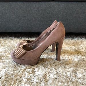 Nine West Size 7.5 - Nude Suede Pink w/Bow